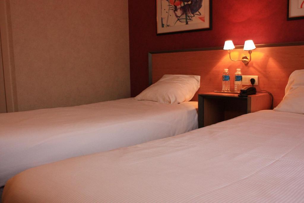 Hotel Cathedrale Tournai Room photo